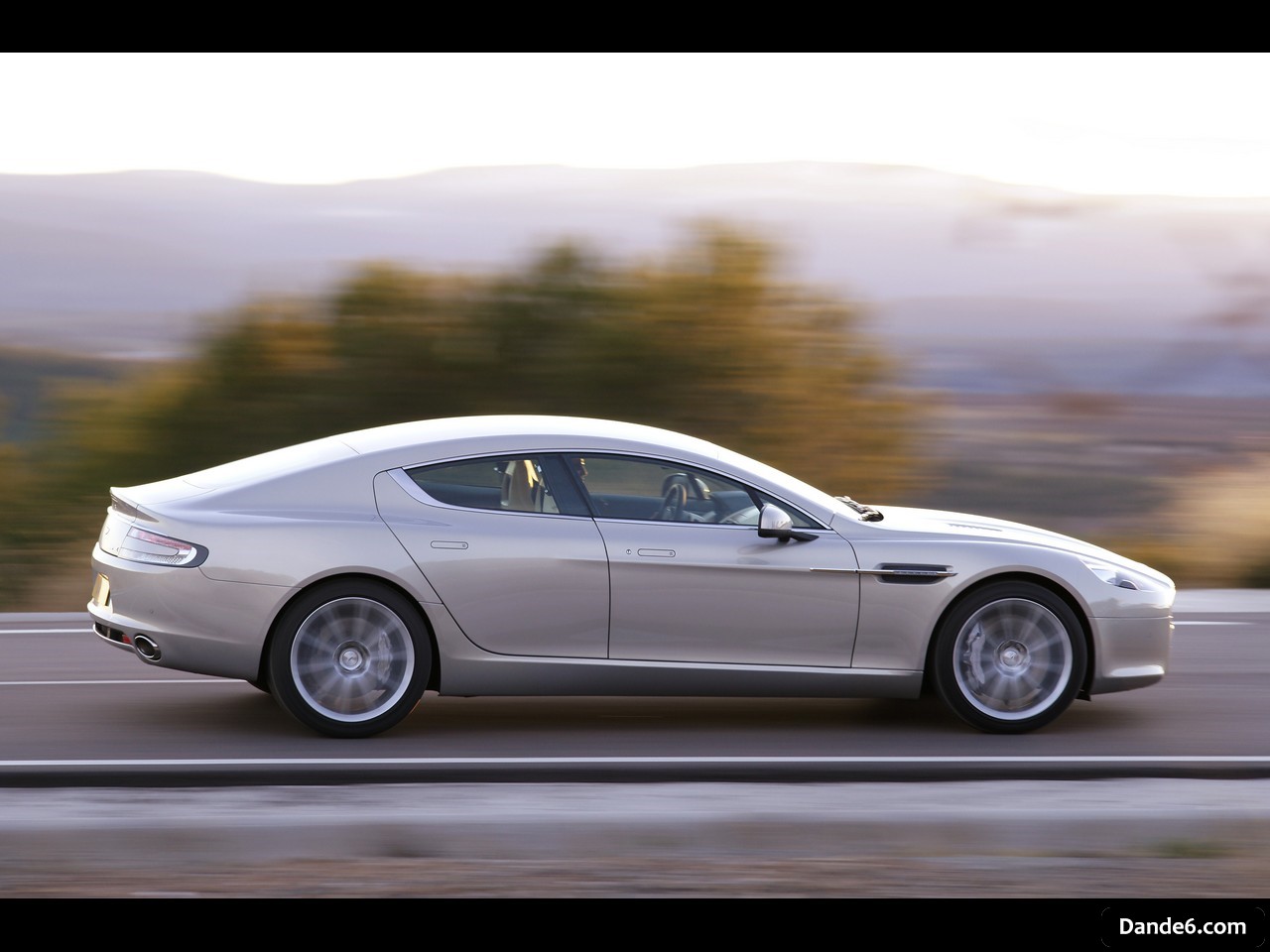 گالری تصاویر خودروی 2010 Aston Martin Rapide